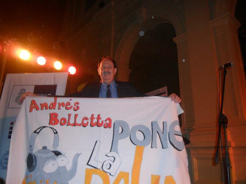 ISMAEL con bandera plp